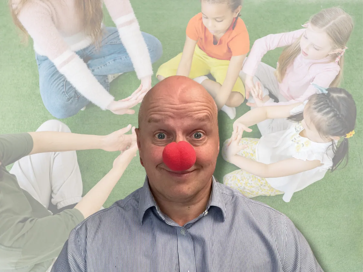 Dirk Steigels mit roter Clownsnase zur Unterstützung von Insel Tobi